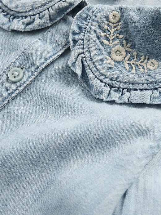 camicia in denim con colletto a balze per neonati e bambini piccoli