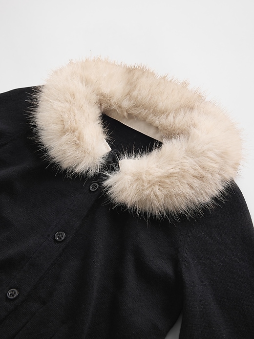 cardigan con collo in pelliccia sintetica per neonati e bambini