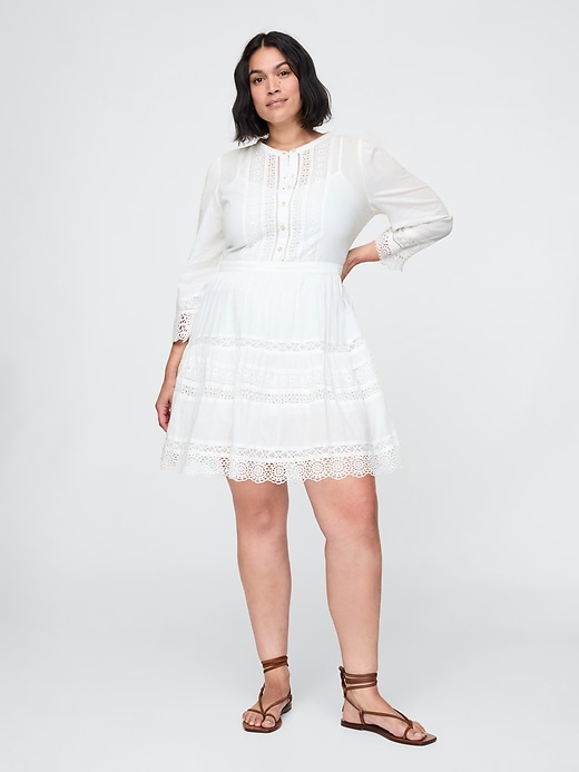mini abito con pizzo