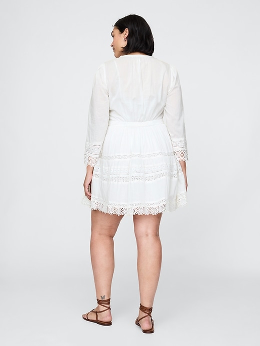 mini abito con pizzo