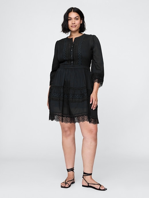 mini abito con pizzo