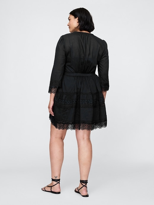 mini abito con pizzo