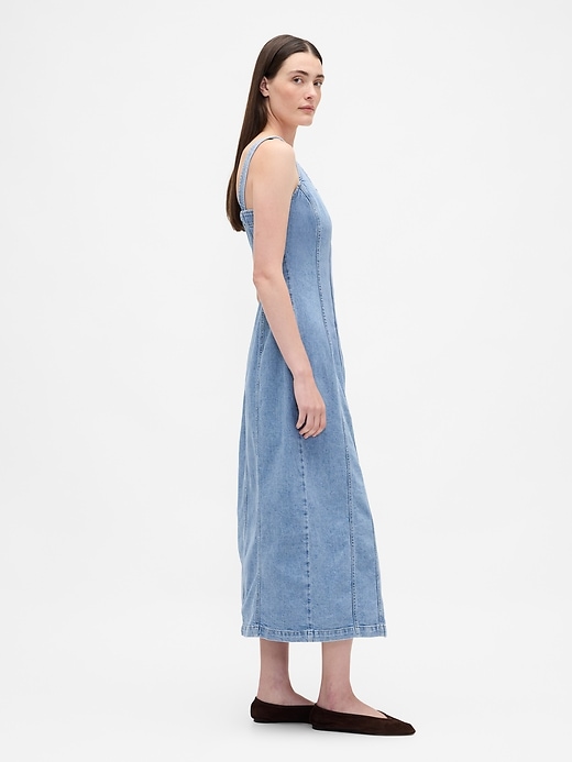 abito lungo in denim con bottoni sul davanti e cuciture
