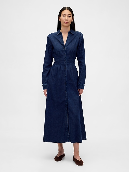 abito lungo in denim con pieghe e bottoni sul davanti