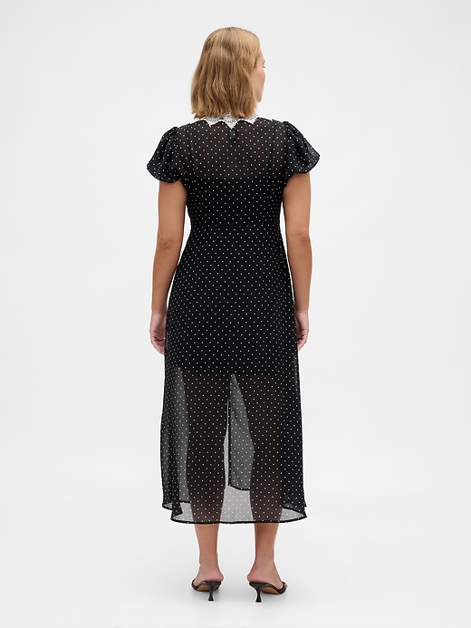 abito lungo con scollo a v e pizzo