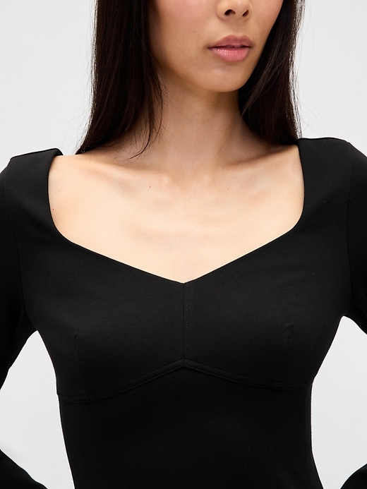 mini abito con corsetto a cuore in maglia doppia