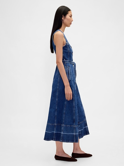 abito lungo in denim con cintura e bottoni sul davanti