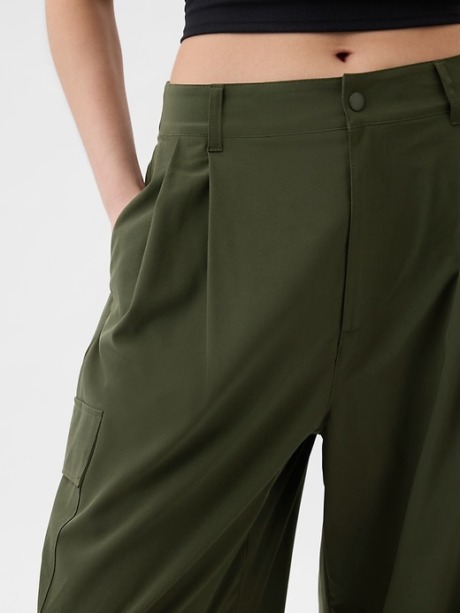 pantaloni cargo gapfit a vita alta runaround