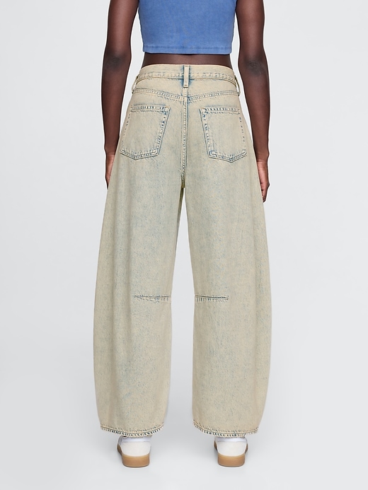 jeans a ferro di cavallo a vita alta