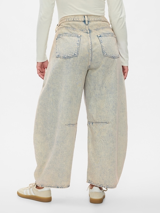 jeans a ferro di cavallo a vita alta