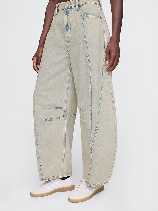 jeans a ferro di cavallo a vita alta