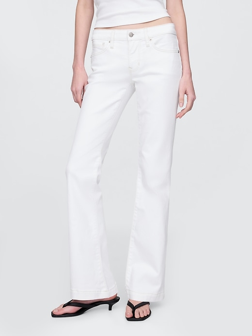 jeans lunghi e attillati a vita bassa