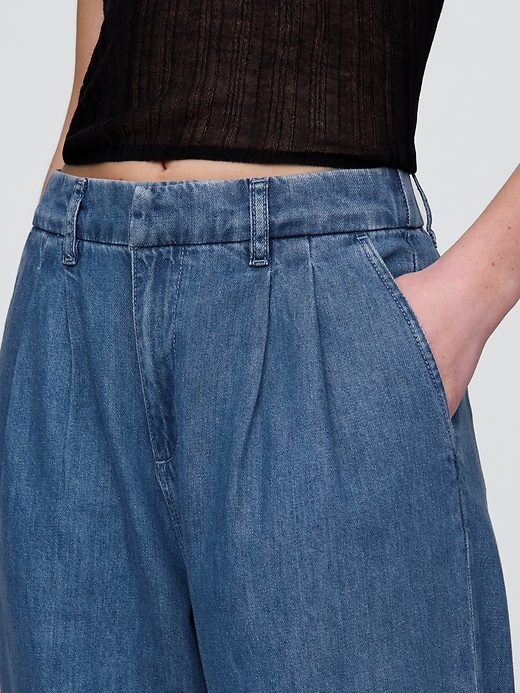pantaloni plissettati alla caviglia in denim ultra morbido a vita alta 365