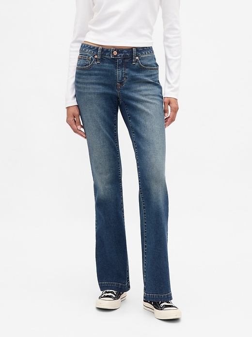 jeans lunghi e attillati a vita bassa