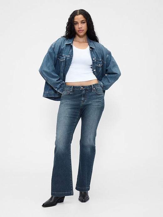 jeans lunghi e attillati a vita bassa