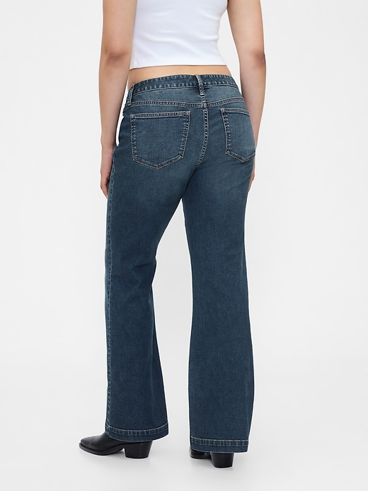 jeans lunghi e attillati a vita bassa
