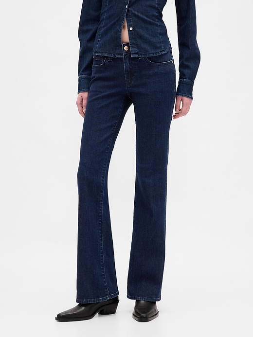 jeans lunghi e attillati a vita bassa