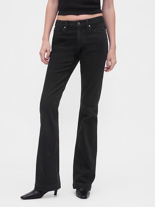 jeans lunghi e attillati a vita bassa
