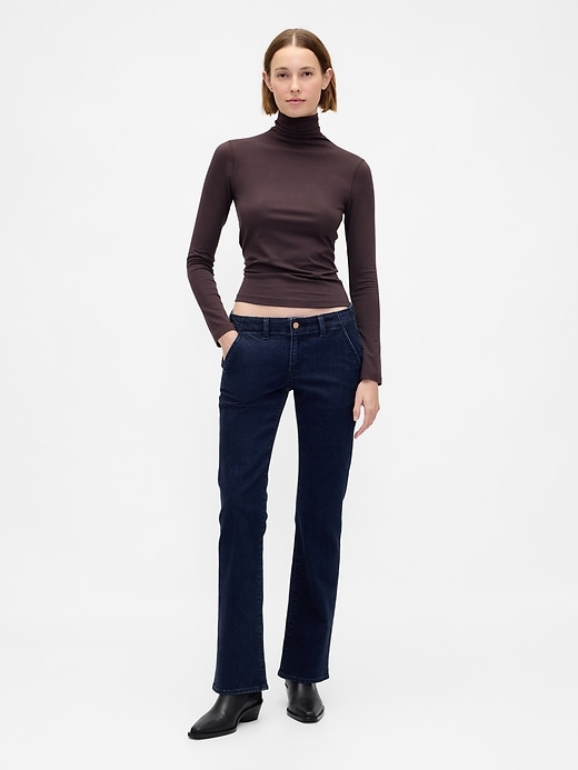 jeans lunghi e attillati a vita bassa