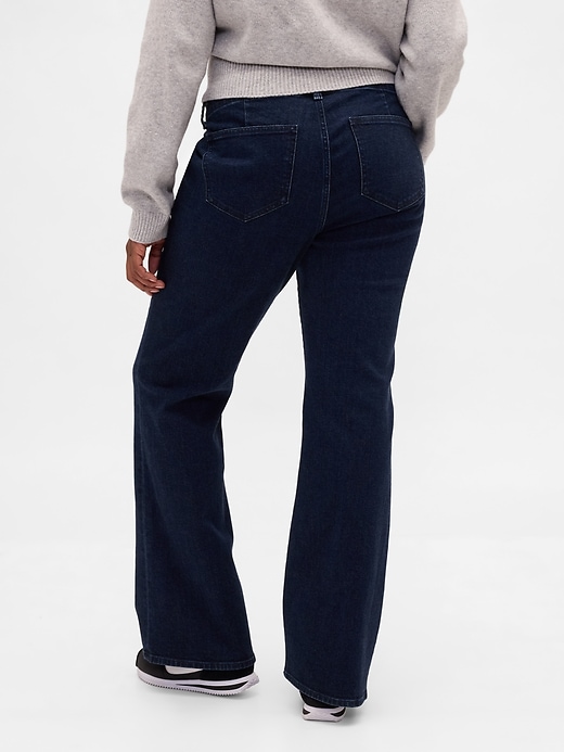 jeans lunghi e attillati a vita bassa