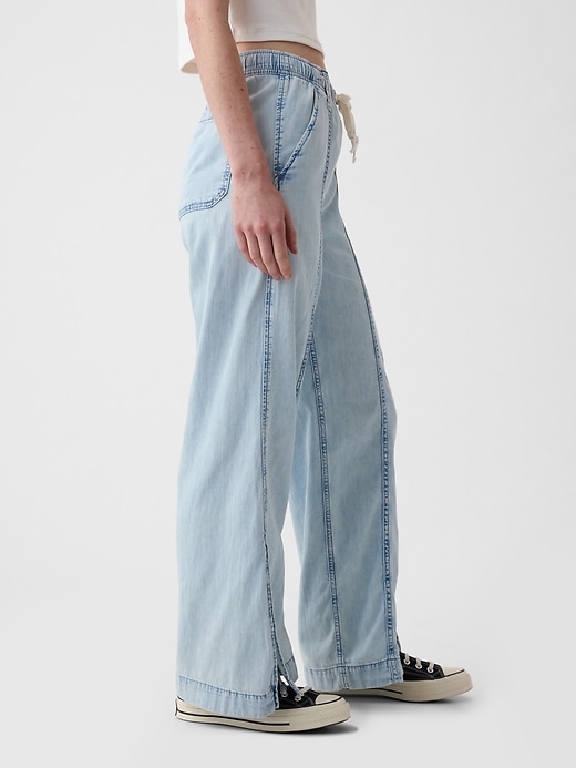 pantaloni a gamba larga in denim