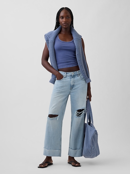 jeans crop rilassati con risvolto basso