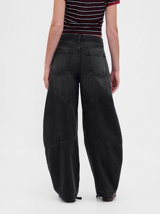 jeans a ferro di cavallo con cuciture a vita alta di stranger things