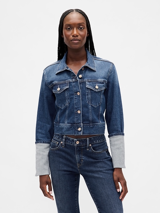 giacca in denim con polsini a spillo e icona corta
