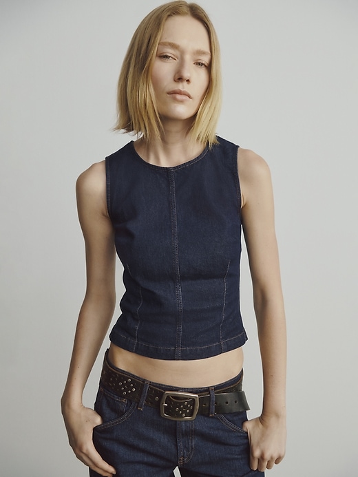 giacca in denim con polsini a spillo e icona corta