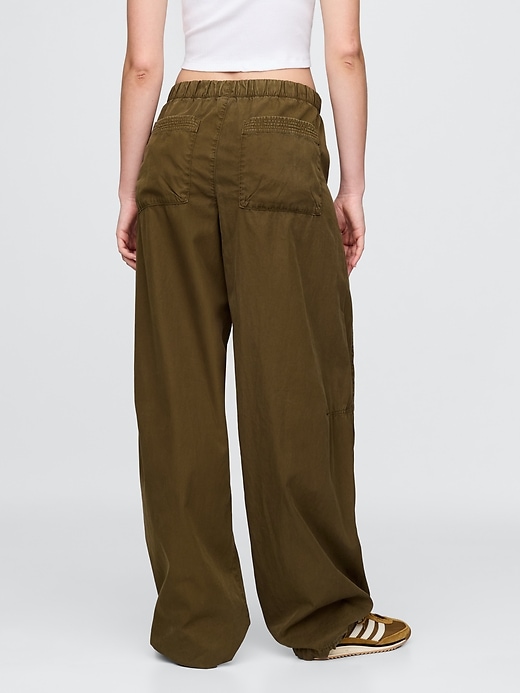 pantaloni paracadute a vita media