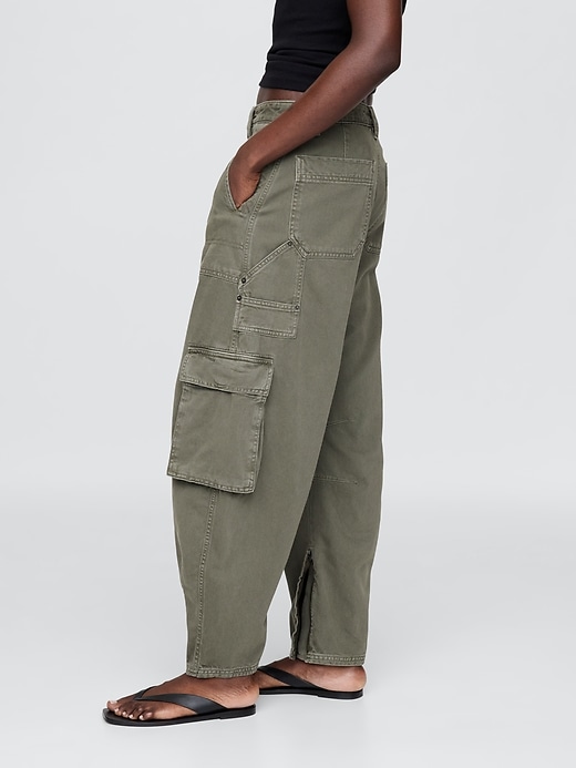 pantaloni cargo a vita media