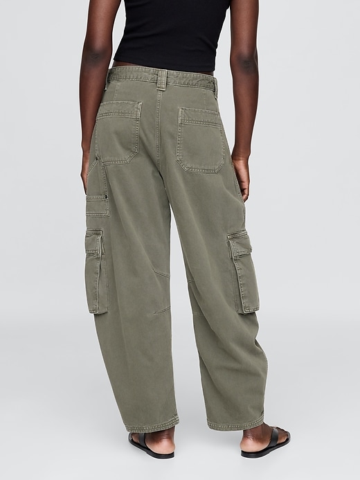 pantaloni cargo a vita media