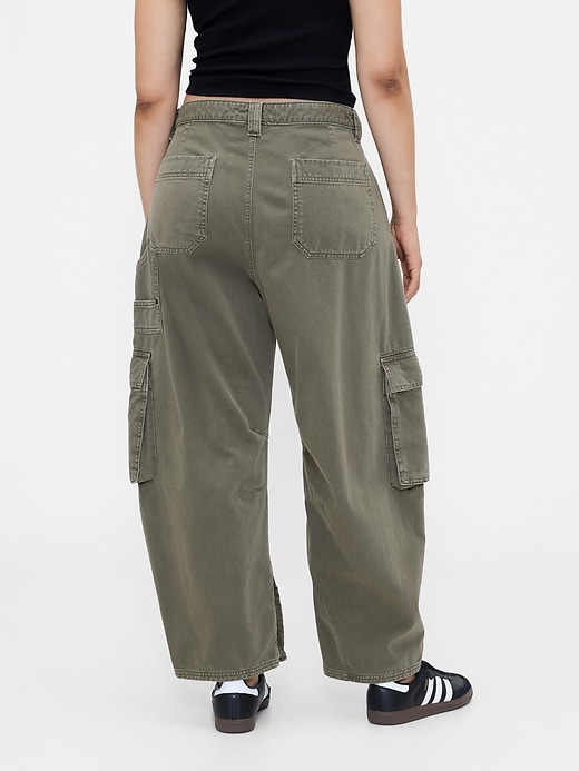 pantaloni cargo a vita media