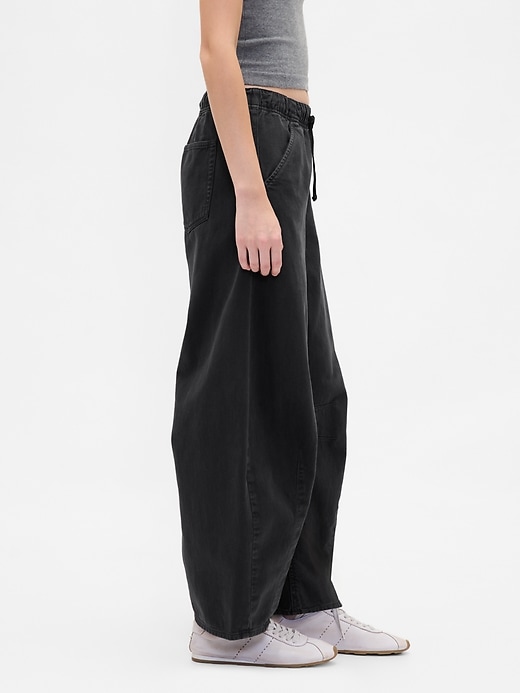 pantaloni a ferro di cavallo in twill a vita media