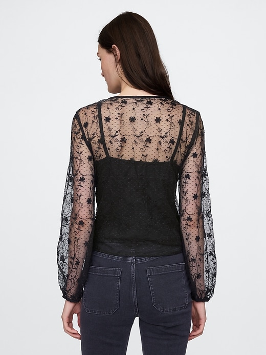 top con volant in pizzo riciclato