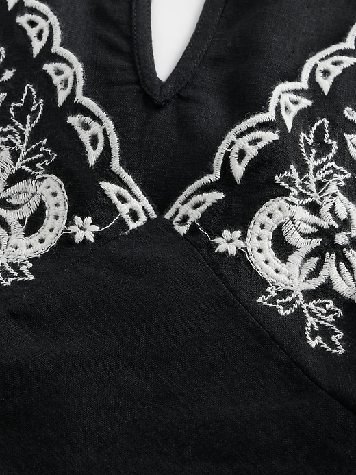 top con scollo allamericana ricamato in misto lino