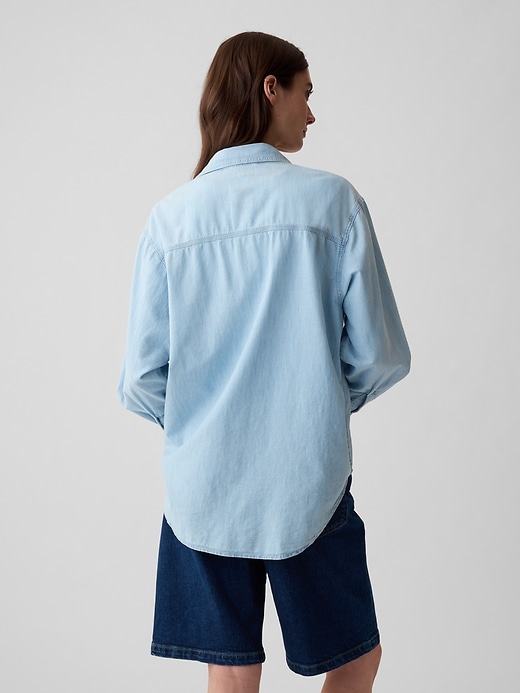camicia grande in denim