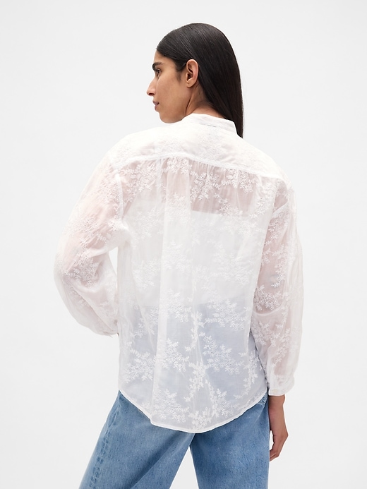 camicia floreale in voile trasparente
