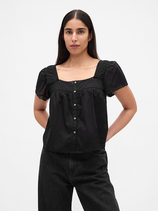 top con scollo quadrato e finiture in pizzo
