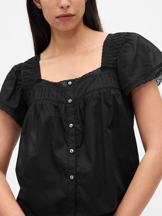 top con scollo quadrato e finiture in pizzo