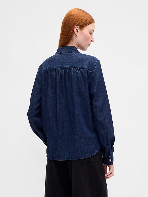 camicia in denim con collo annodato