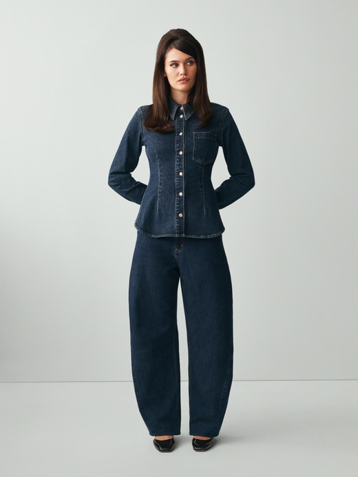 camicia in denim con cuciture strette