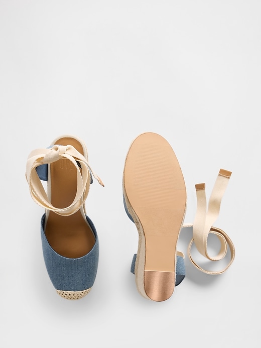 sandali con zeppa in denim stile espadrillas
