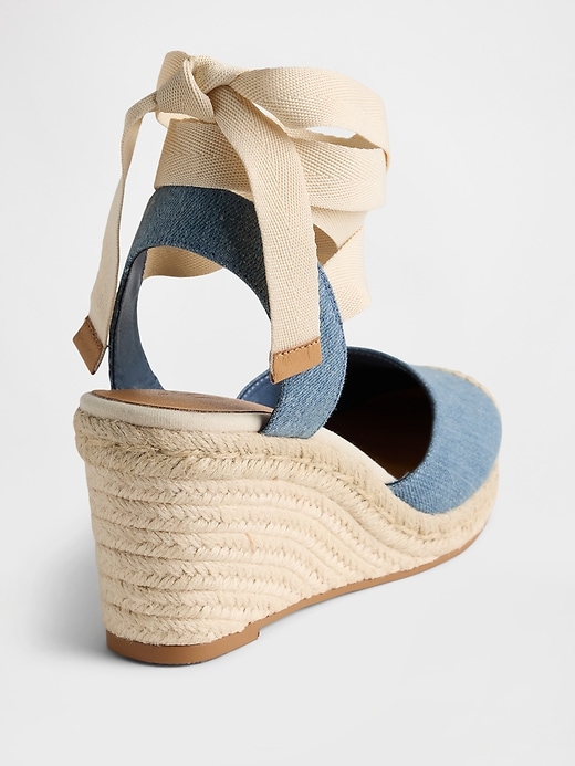 sandali con zeppa in denim stile espadrillas