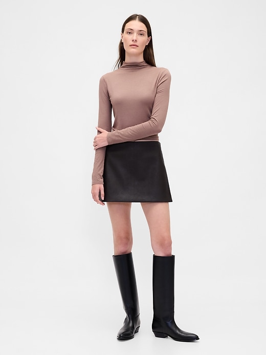 mini gonna-pantalone in pelle vegana
