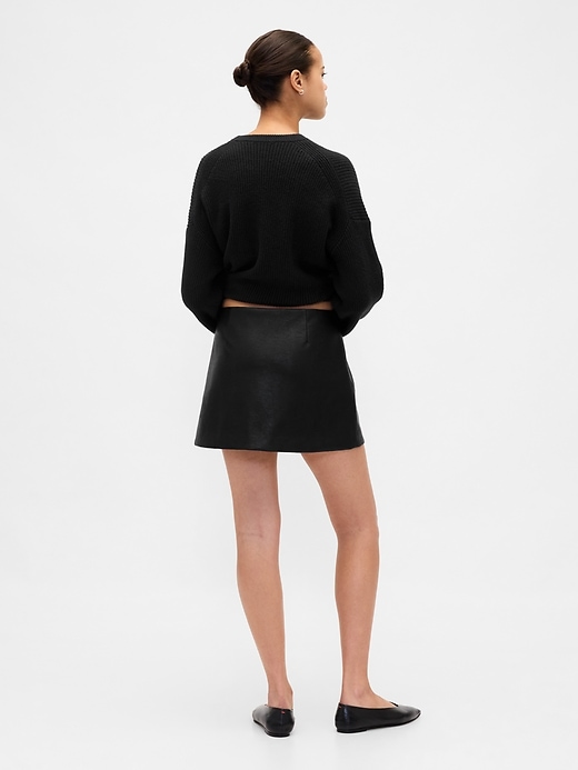 mini gonna-pantalone in pelle vegana