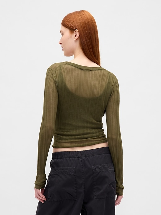 maglione henley a coste trasparenti