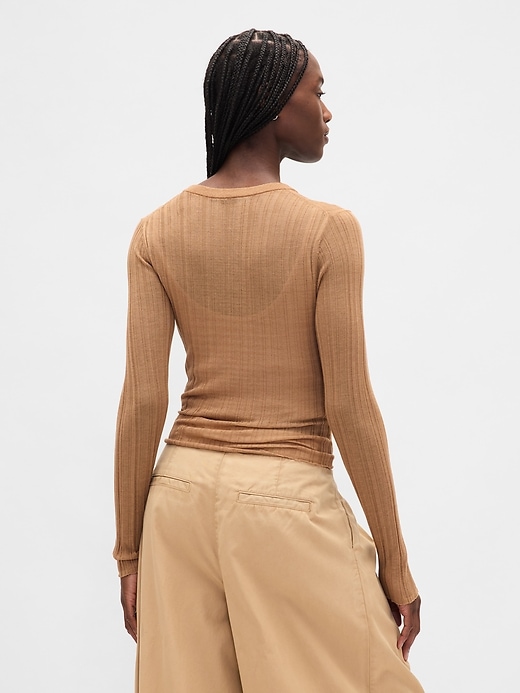 maglione henley a coste trasparenti