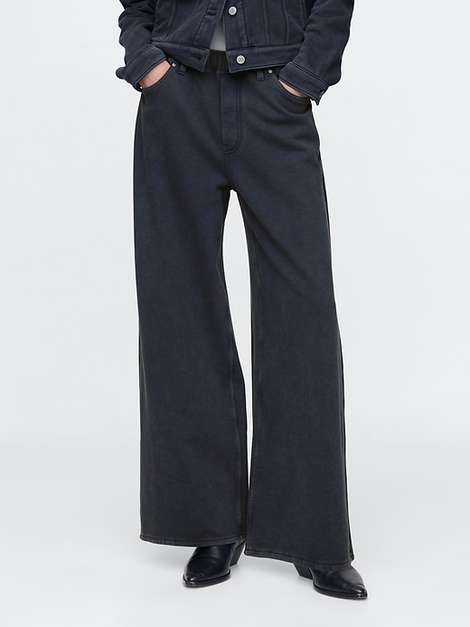 jeans larghi e pesanti della tuta