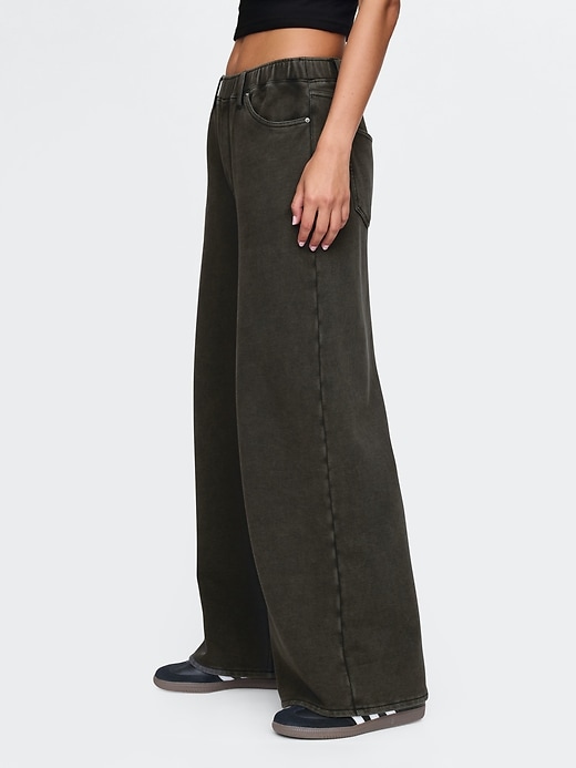 jeans larghi e pesanti della tuta
